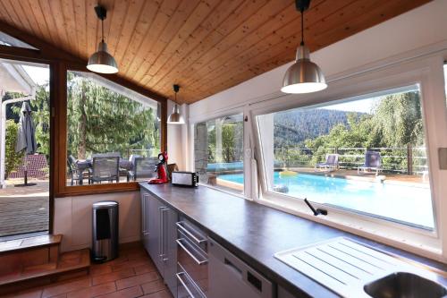 LE CHALET BLANC - JACUZZI / PISCINE / SAUNA