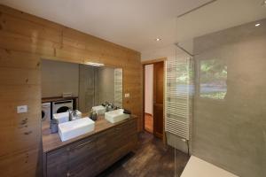 LE CHALET BLANC - JACUZZI / PISCINE / SAUNA