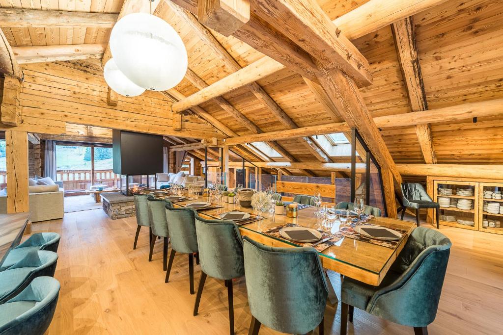 Le Lodge Rodzina, Luxueux chalet jacuzzi 12-14pers, by LocationlacAnnecy, LLA Selections Route du col des Aravis, 4320, 74220 La Clusaz