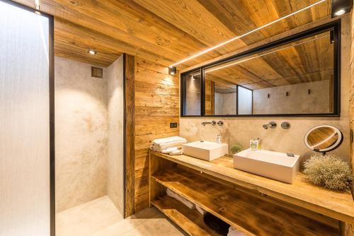 Le Lodge Rodzina, Luxueux chalet jacuzzi 12-14pers, by LocationlacAnnecy, LLA Selections