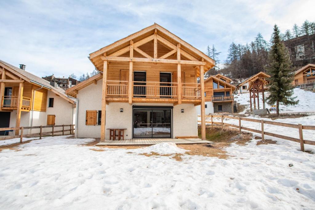 Maison de vacances Chalet Le Loup Blanc Chemin de Prélallégre, Lotissement Le Loup Blanc, 05200 Les Orres