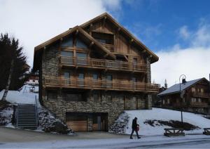 LEONIE - Luxueux chalet avec piscine interieure, sauna et home cinema