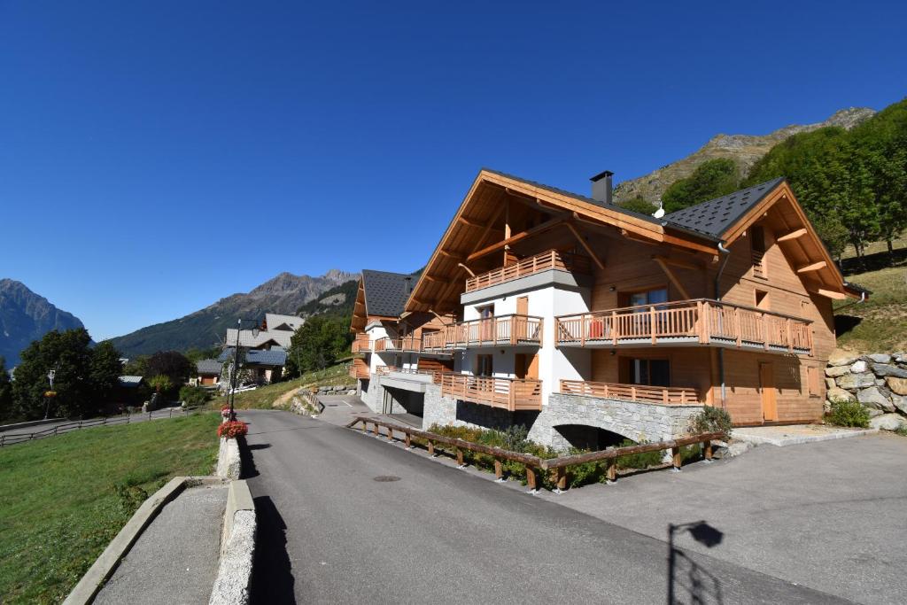 Chalet Les Ameythistes Route du Rochas n° 63 38114 Vaujany