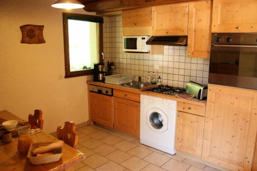 Appartement Chalet Les Ancolies - 3 Pièces pour 6 Personnes 44 272 rue des Grandes Alpes Valloire