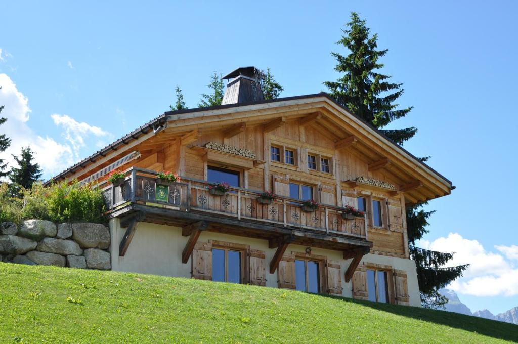 Chalet Les Belles Cimes 3703 Route de la Cry Cuchet 74920 Combloux