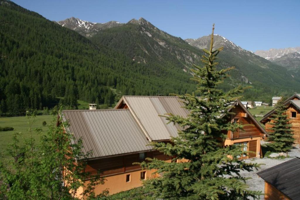 Chalet Les Elfes Hameau des Chazals Nevache Hautes Alpes les chazals chalet les elfes 05100 Névache