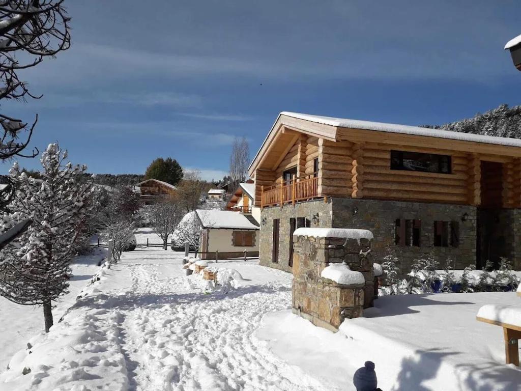 Chalet Les Flocons de Neige 31 Route de la Serre 66210 Bolquère-Pyrénées 2000