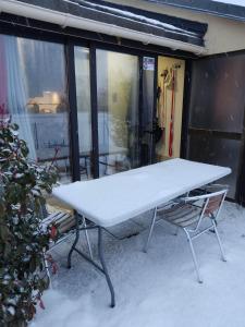 LES FONTANILLES odeillo chalet 60 WIFI & PARKING gratuit exposé plein sud & plein pied