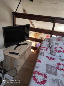 LES FONTANILLES odeillo chalet 60 WIFI & PARKING gratuit exposé plein sud & plein pied