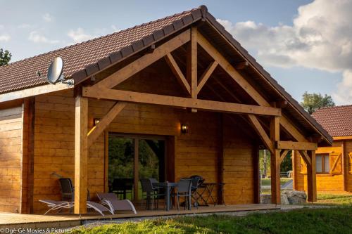 Les Jardins du Hérisson Chalet 2