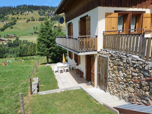 Chalet Les S'Nailles - Appartement 3 pièces dans chalet pour 6 personnes Notre-Dame-de-Bellecombe france