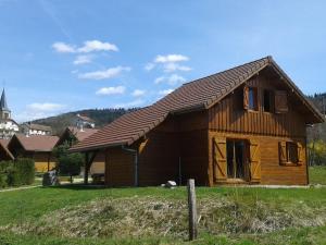 Chalet Lovely chalet in Vosges with shared pool  88120 Zhezdi Karaghandy