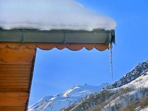 Chalet Lovely two-bedroom apartment situated on the ground floor  73440 Les Menuires Rhône-Alpes