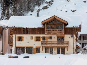 Lush Chalet in Champagny en Vanoise with Sauna