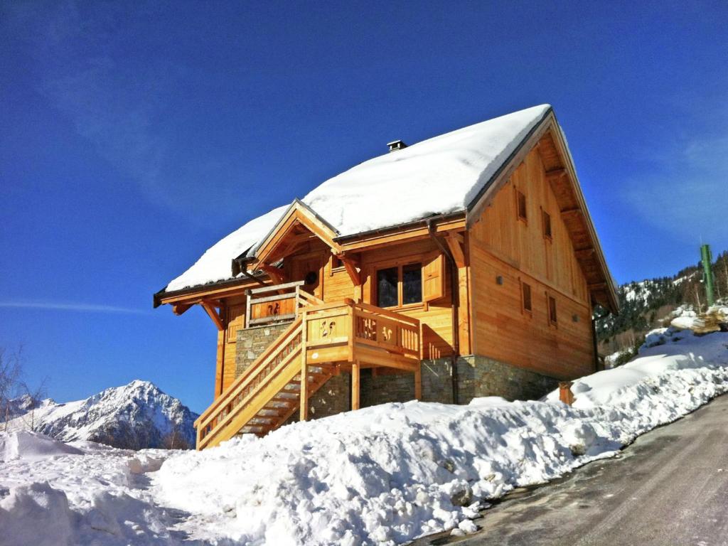 Chalet Luxurious Chalet in Vaujany French Alps with Balcony  38114 Vaujany