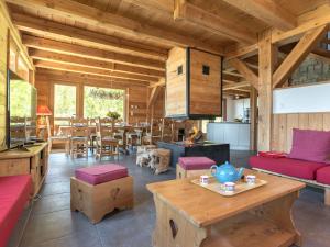 Luxurious Chalet in Vaujany French Alps with Balcony