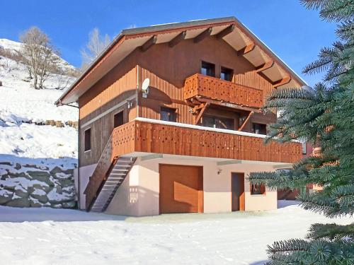Luxury Chalet in Saint-Martin-de-Belleville with Balcony