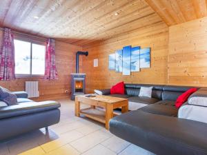 Luxury Chalet in Saint-Martin-de-Belleville with Balcony