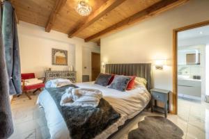 Luxury Chalet Morzine with stunning mountain views