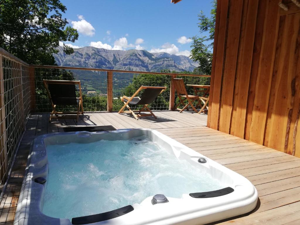 Chalet Ma Cabane des Hautes-Alpes Le Chanet Champ Rouy et Chauvet 05500 Saint-Julien-en-Champsaur