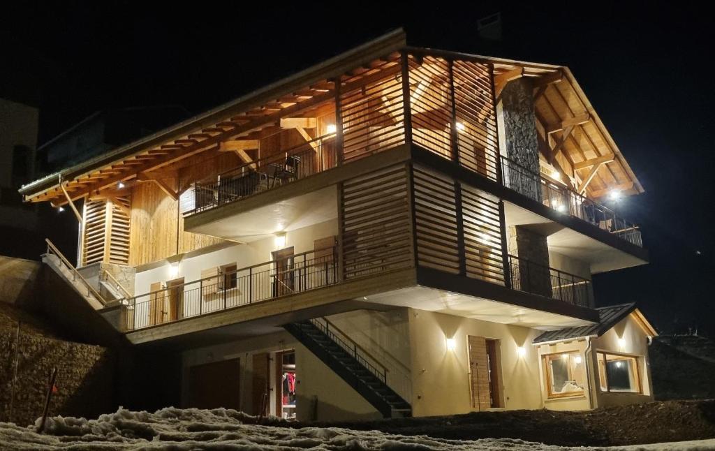 Chalet Magnifique Chalet 5 étoiles face au Mont Blanc - Jacuzzi & Sauna & Cinéma Chemin du Rocher 73620 Hauteluce