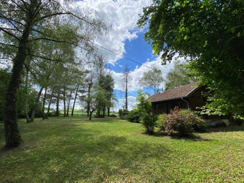 Maison 2 chambres proche Dijon chalet niché dans la nature