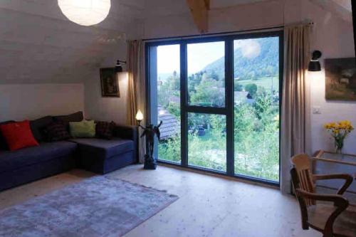 Maison charmante entre forêts montagnes et lac