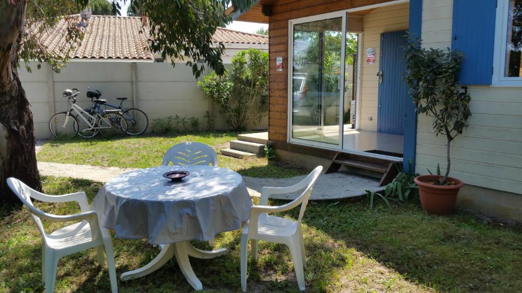 Chalet Maison en bois près d'Arcachon 68 Rue Captal François de Ruat 33260 La Teste-de-Buch