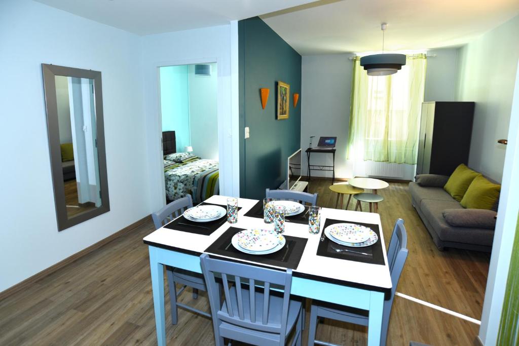Maison Jaune - Alpes Travel - Les Houches - Sleeps 10 74310 Les Houches