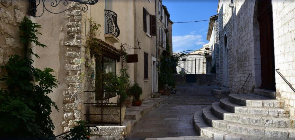 MAISON MARTIN 04400 Barcelonnette