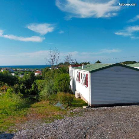 Mobil-home avec vue mer