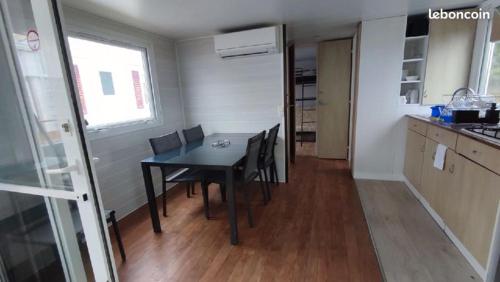 Mobil-home avec vue mer