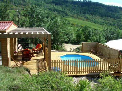 Modern Chalet in Roquetaillade with Swimming Pool