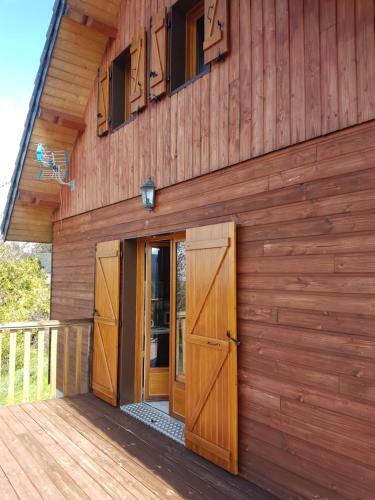 Chalet montagnard Perce Neige avec terrasse plein sud-5 personnes Murat-le-Quaire france