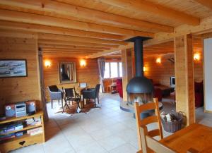 Chalet Montbeliarde - Chalet - BO Immobilier 488 Route de la Béchigne 74390 Châtel Rhône-Alpes