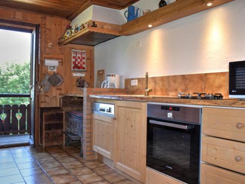 Chalet Chalet Morzine, 5 pièces, 12 personnes - FR-1-524-11 2040 B Route des Nants Morzine