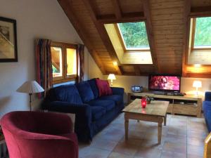 Mountain Chalet in Oz en Oisans with Lovely Views over Lake