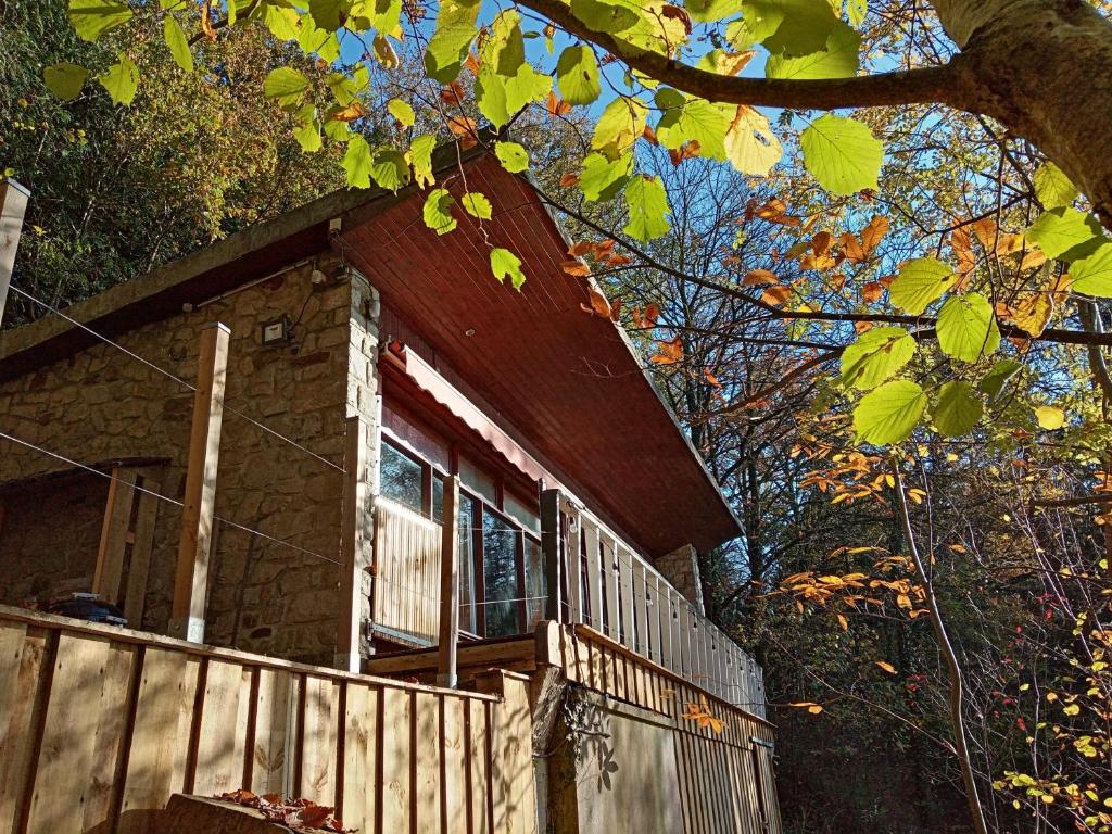 Chalet Natuurhuisje aan rivier met uitzicht over vallei La Cheraudière 61330 Torchamp