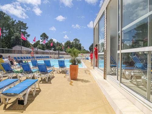 Nice Cottage in Saint Jean de Monts with Sauna near Beach