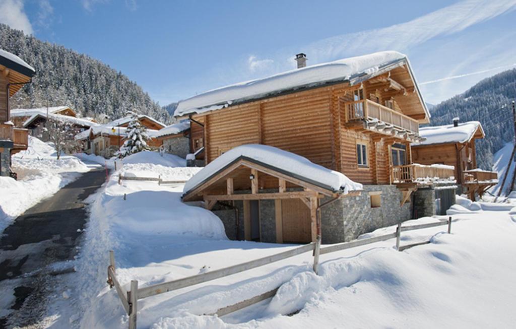 Chalet Odalys Chalet Mont Soleil Hameau de plangagnant 73210 Mâcot La Plagne