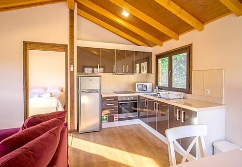 One bedroom chalet with shared pool balcony and wifi at Branca Albergaria a Velha