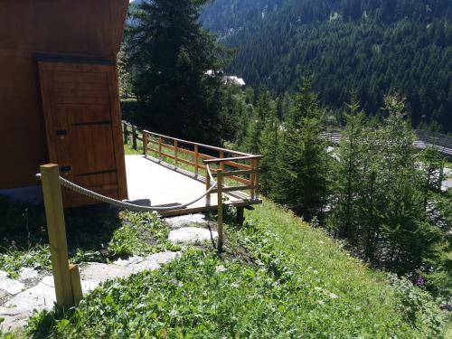 Petit chalet atypique au pied des pistes à VALFREJUS