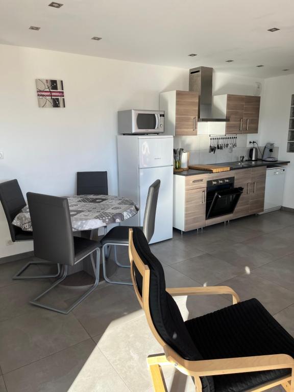 Petit chalet savoyard 74700 Domancy