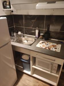 Petit studio au calme rénove a nouveau