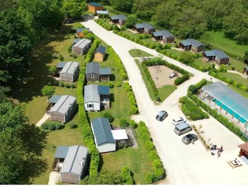 Pleasant chalet in the Dordogne with shared swimming pool