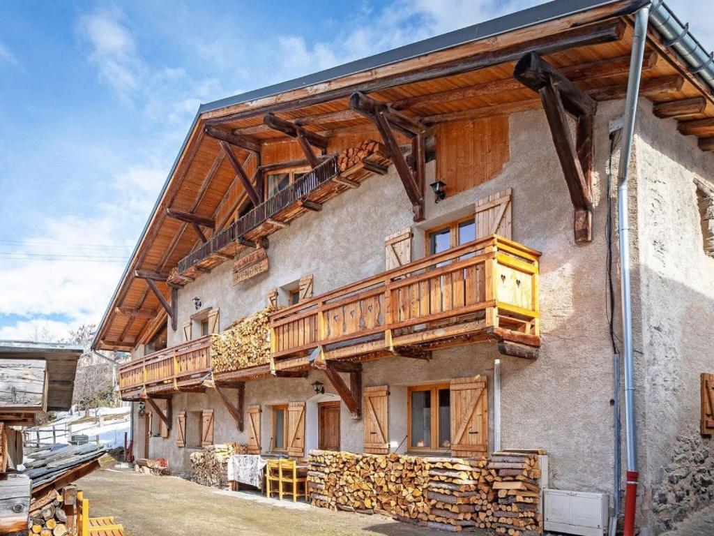 Chalet Pretty Chalet with Sauna Skiing Nearby  73210 Peisey-Nancroix