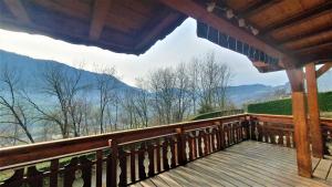 Chalet Ravissant chalet en madrier 21 impasse des sources 73400 Marthod Rhône-Alpes