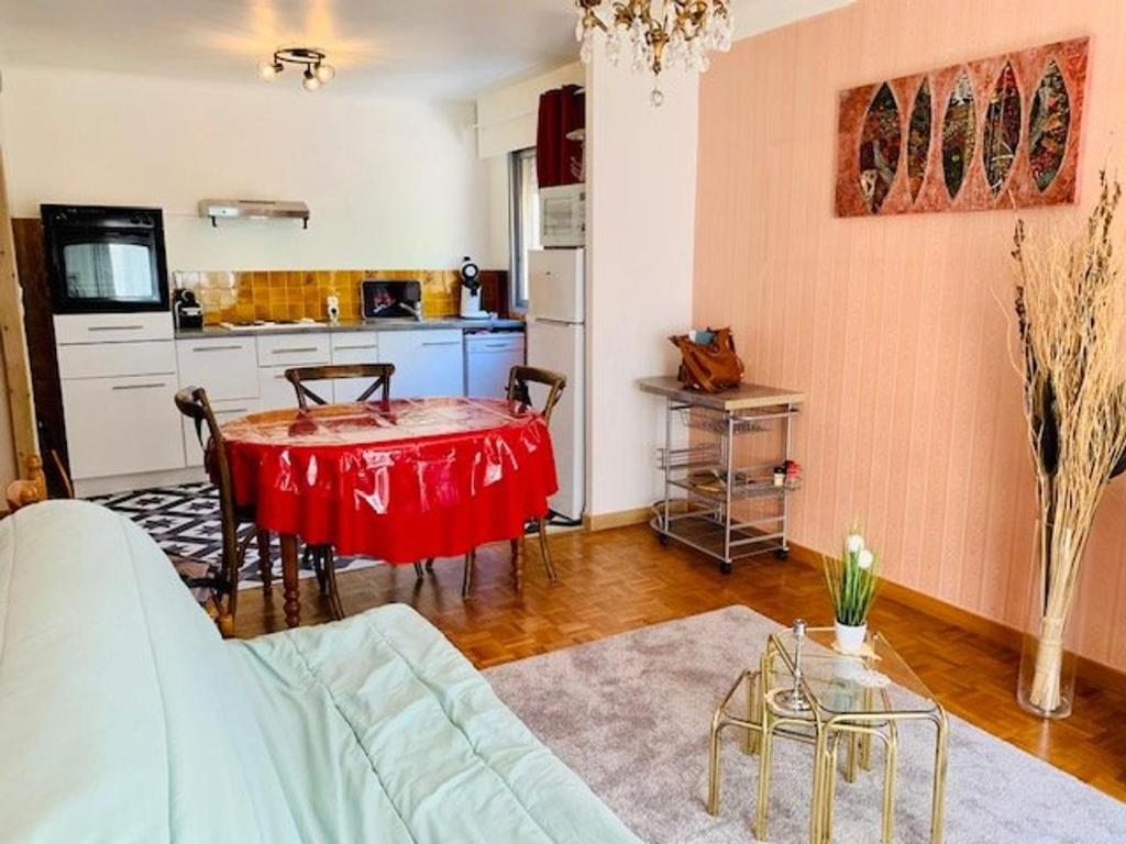 Résidence Snowybreeze - Chalets pour 10 Personnes 414