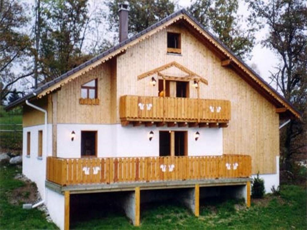 Chalet Rustic chalet with dishwasher, in the High Vosges  88160 Le Ménil