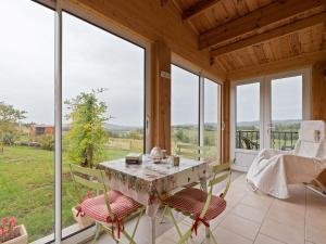 Chalet Secluded Chalet in Egliseneuve des Liards with Balcony  63490 Égliseneuve-des-Liards Auvergne